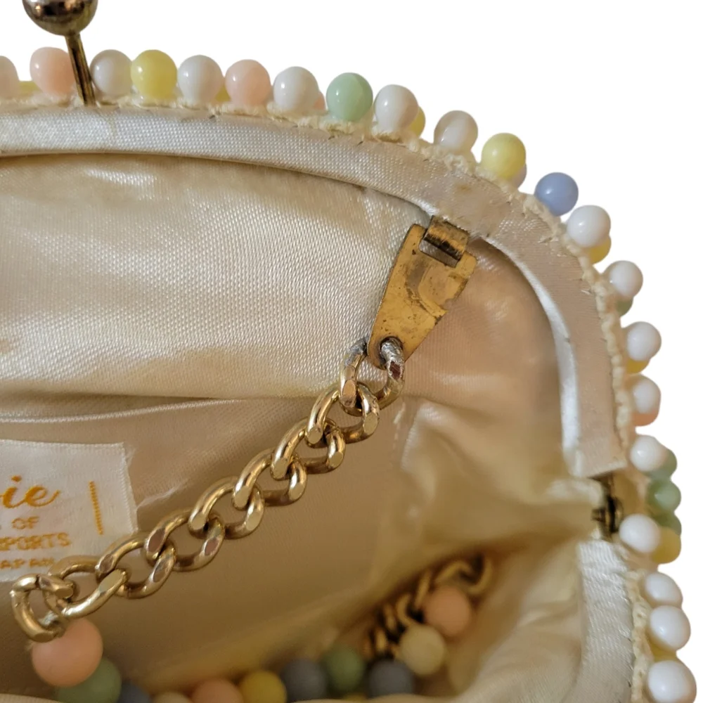 Debbie of John Wind Purse Beaded - Picture 7 of 7